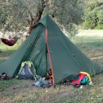 Nigor WickiUp 4 und Helinox Table & Chair one Motorradreisefuehrer.de | Rezensionen und objektive Tests