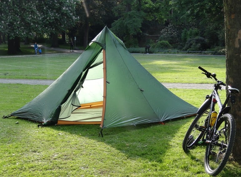 bach-wickiup-4-928bdi-1.jpg Bach WickiUp 4 Tents, Bivvys & Extensions | Absolute Snow - Afbeelding 1