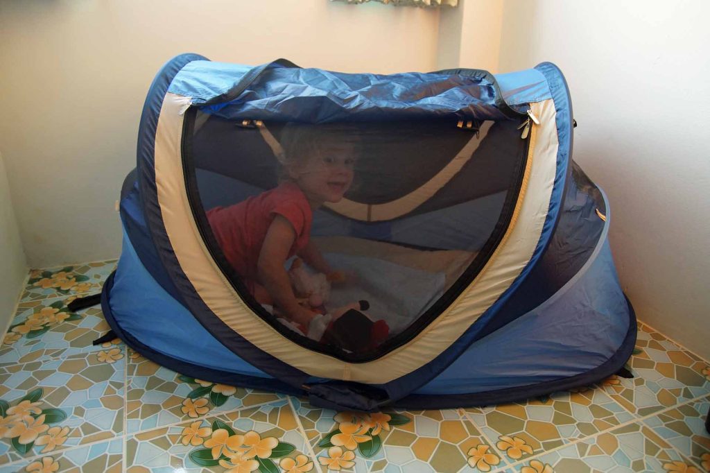 deryan-peuter-tent-087yxn-1.jpg Review: Deryan Travel cot peuter Gezin op Reis - Afbeelding 1