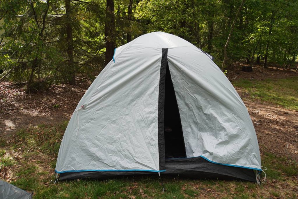 fresh-en-black-tent-869yts-1.jpg Quechua Black and Fresh tent | Perfect voor kamperen of een festival - Afbeelding 1