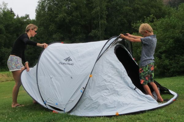 fresh-n-black-tent-242tpy-1.jpg Review Decathlon Quecha Fresh & Black tent | donkere koele tent | test - Afbeelding 1