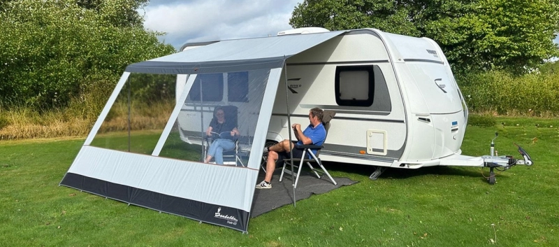 isabella-luifel-853ccu.webp Isabella luifel Shade 400 | Van den Elzen caravans en recreatie - Afbeelding 1