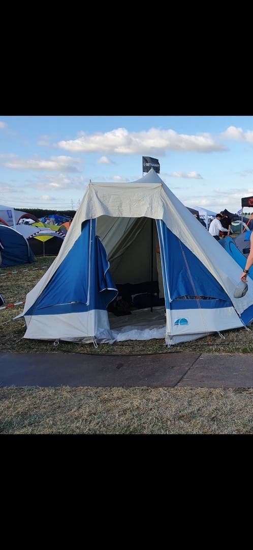 makkelijk-op-te-zetten-tent-987keg-1.jpg tent Makkelijk op te zetten met vlekken (m2423704181) — Tenten — Marktplaats - Afbeelding 1