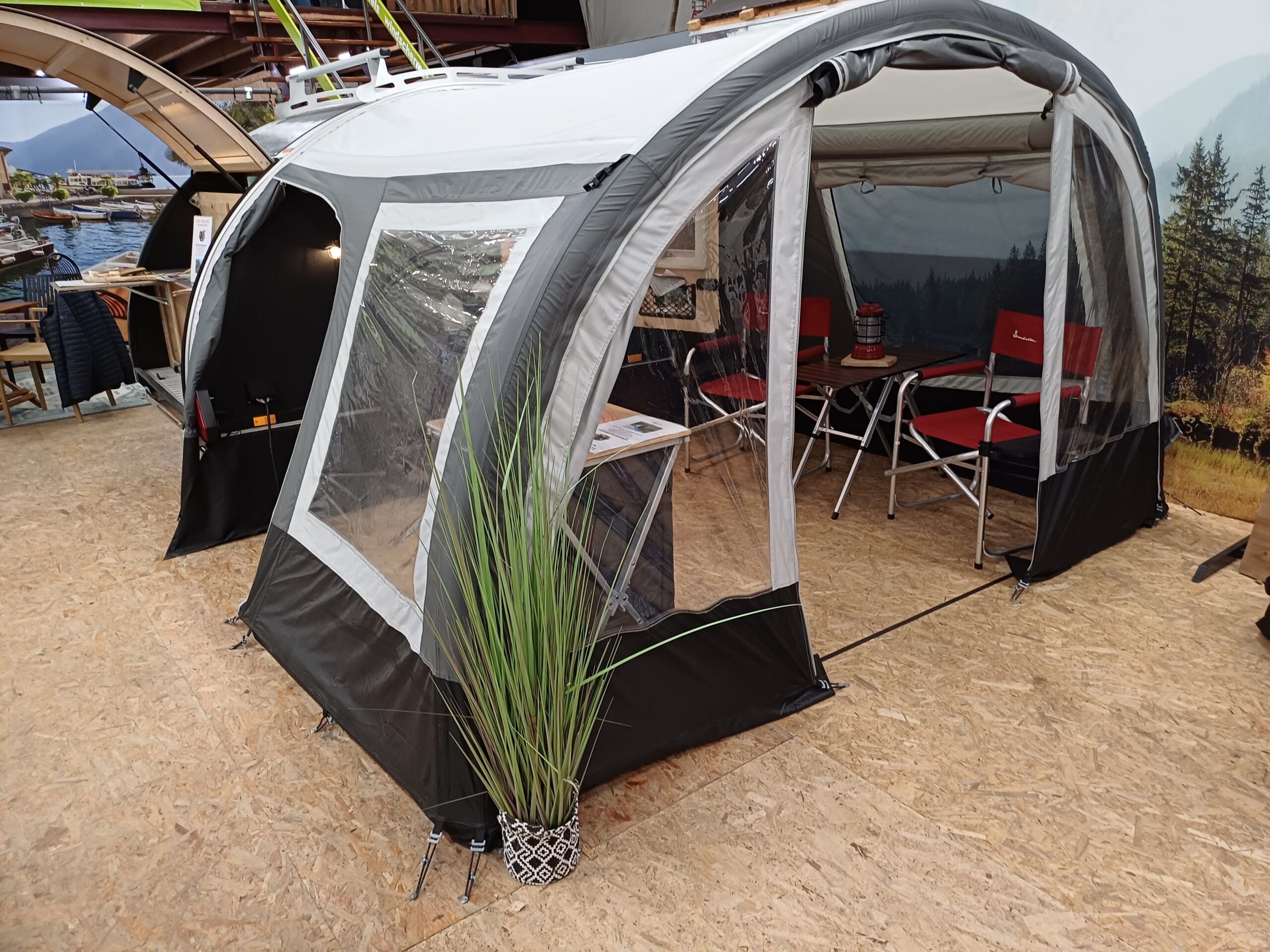 opblaas-voortent-566cma-1.jpg Kulba Air Voortent | Vouwwagens Online Shop - Afbeelding 1