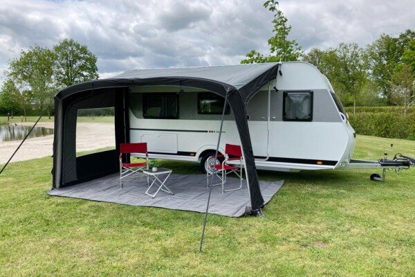 opblaasbare-luifel-caravan-181jkq-1.jpg Active Air opblaasbare caravanluifel | Linberg - Afbeelding 1
