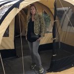 Kamperen met een opblaasbare tent Campingtrend