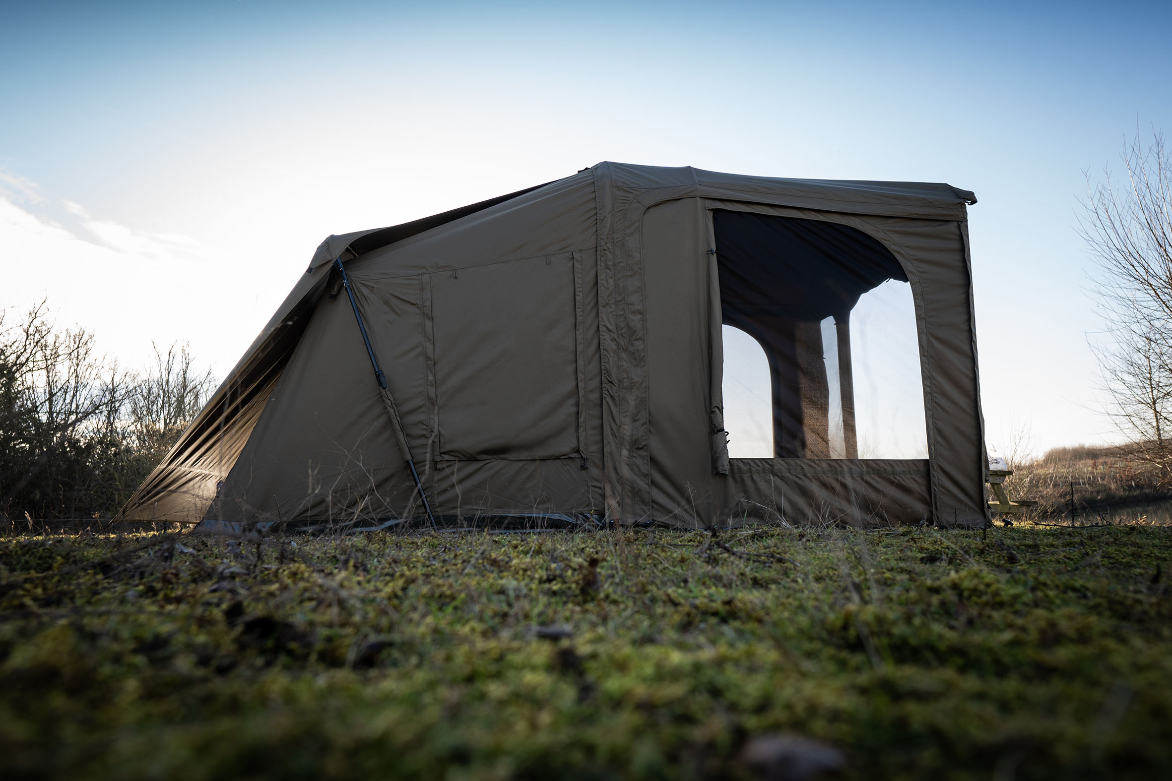 ridgemonkey-tent-063dzz-1.jpg EscAPE XF2 Compact with Plus Porch Extension – RidgeMonkey® - Afbeelding 1
