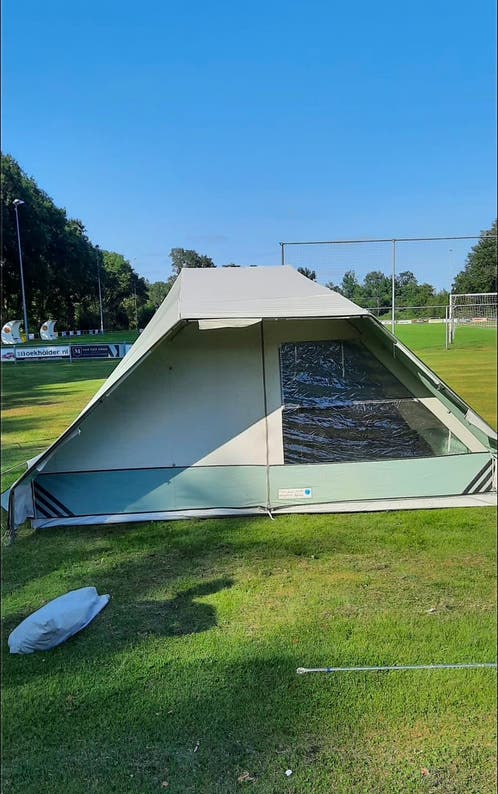 stormtent-254yyi-1.jpg Mooie tent / stormtent (m2419695021) — Tenten — Marktplaats - Afbeelding 1