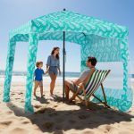 VEVOR strandcabana 183 x 183 cm, strandluifel met zijwanden, UPF 50+ zonbescherming, strandpaviljoen met zandzakken, draagbare parasol voor het hele ...
